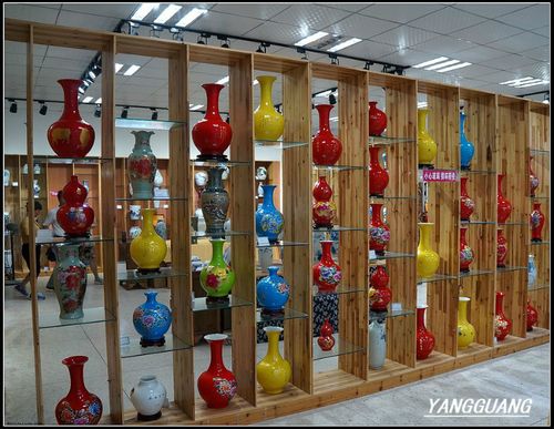 p16    陶瓷厂产品销售展示厅.